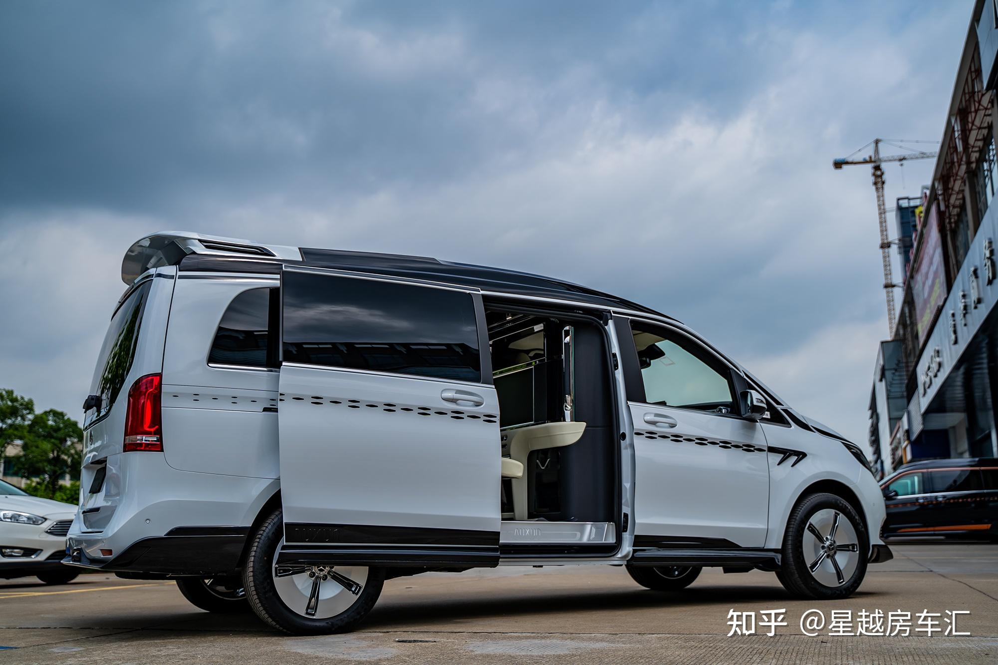 傲旋大白鲨是什么商务车?