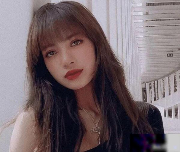 Lisa 和小松菜奈真的是高度撞脸 太像了 小伙伴们也有这样感觉吗 知乎