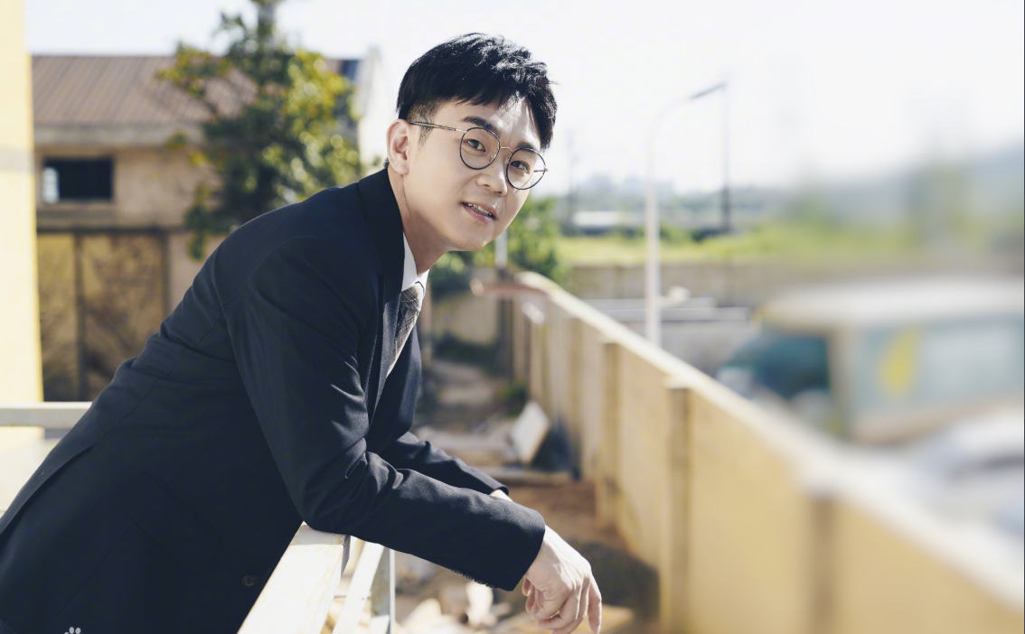 大鹏携大赢家首映从无人问津的北漂到知名喜剧演员他走得坎坷且坚定