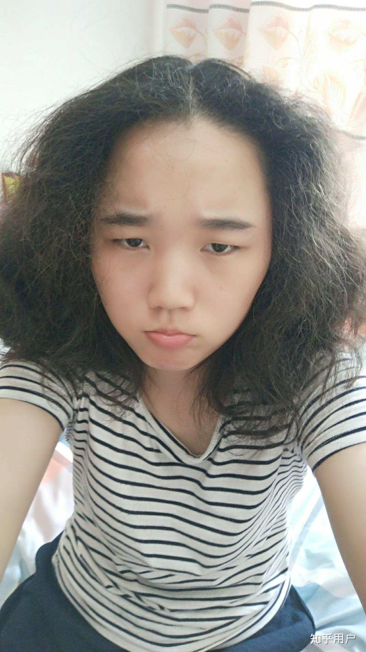 女生自来卷什么头型好看