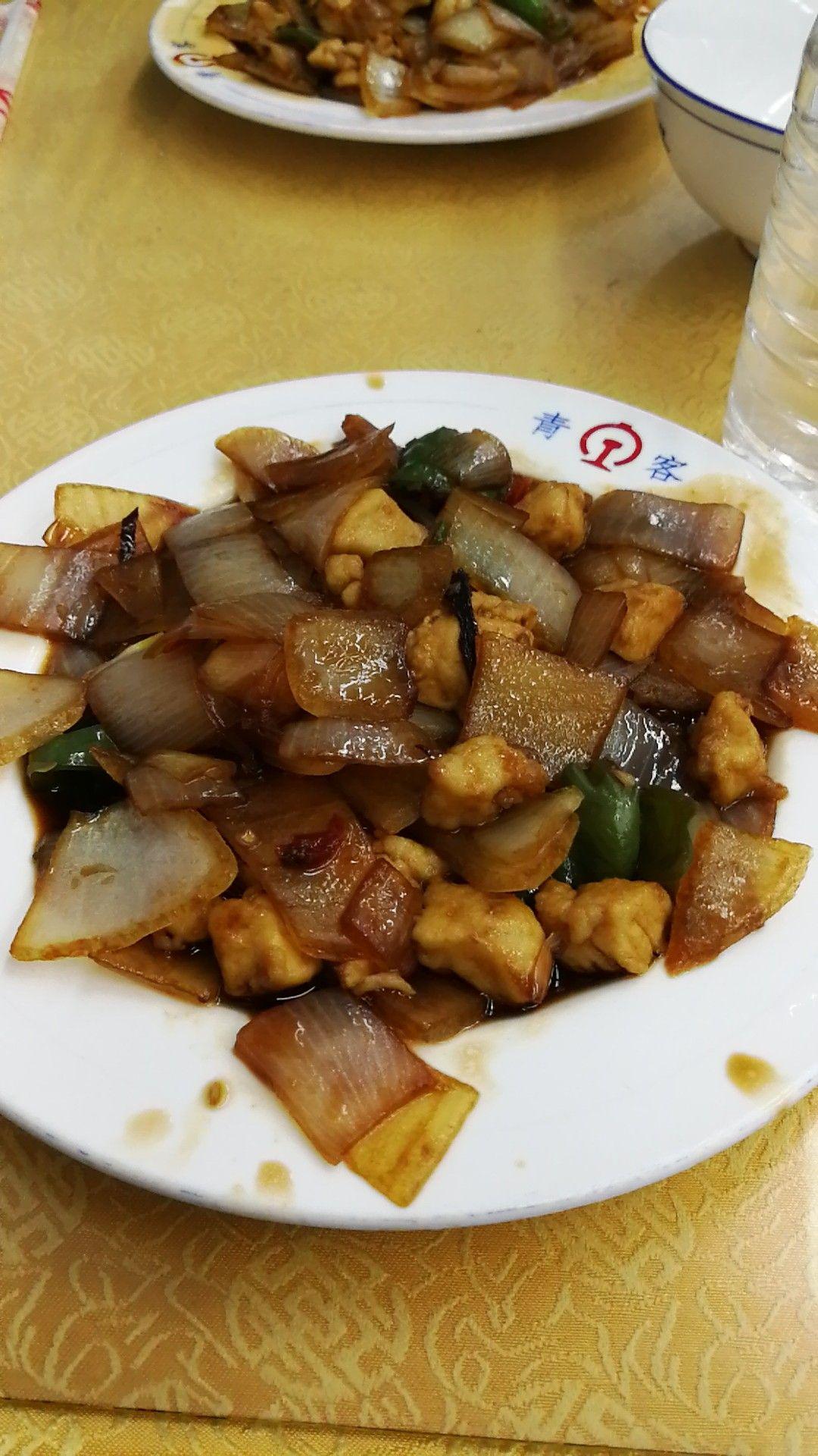 一些人认为本该为人民服务的高铁动车,为什么