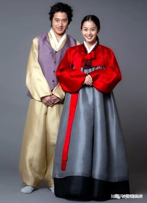 韩国人偷中国的孔子汉服等文化,为什么偏偏不偷满清的漂亮辫子和旗装