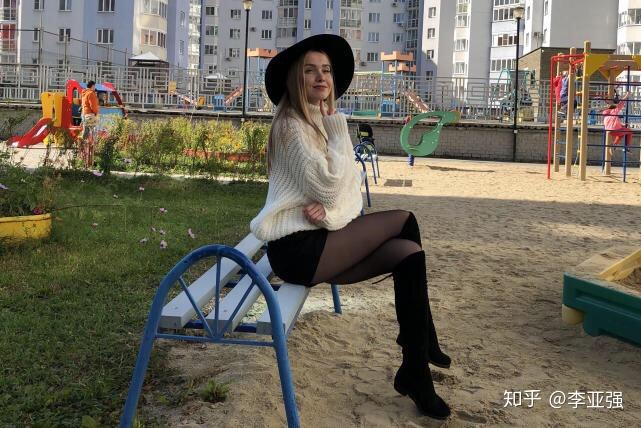 留守男孩恋上俄罗斯美女研究生父亲助他圆梦