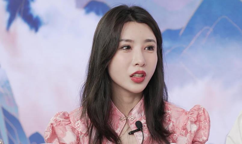 溪姐专访红人张沫凡抖音首播破千万从微博大v到淘系主播再到抖音电商