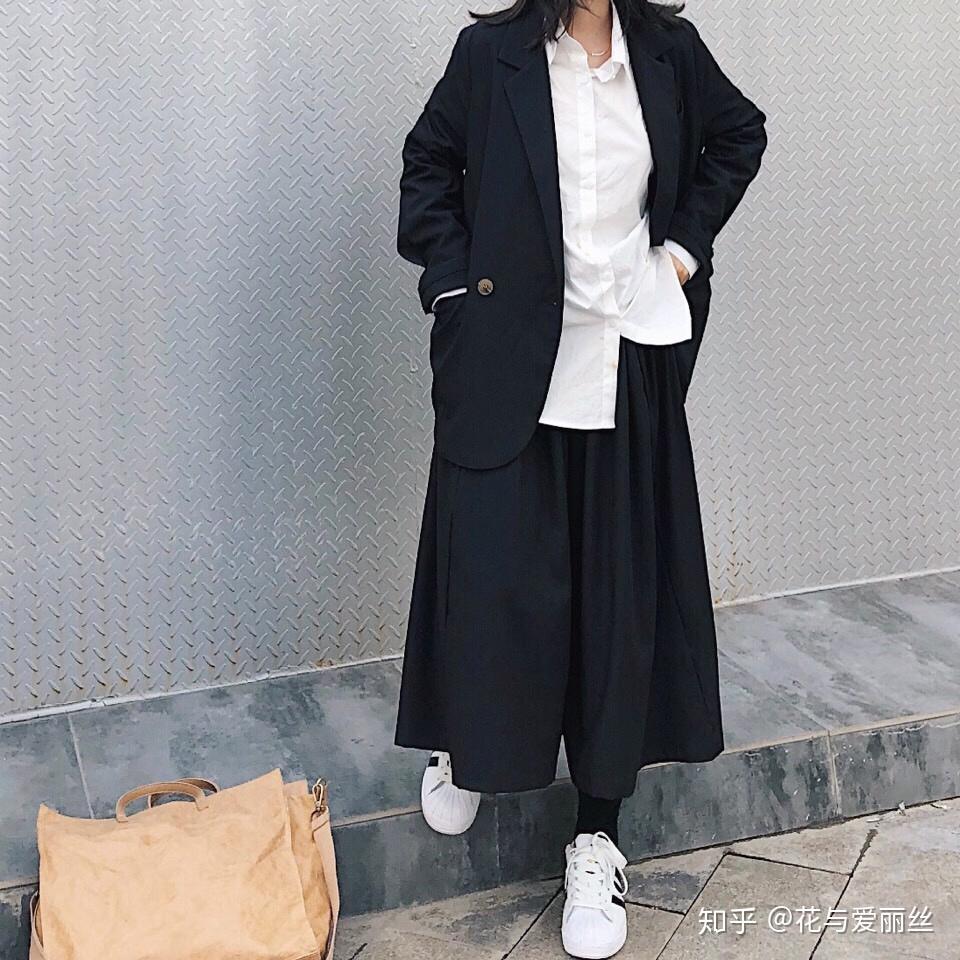 怎么在网上卖鞋子衣服 v2-9475b356ec58fc6c6e0b18acb491bf74_r.jpg