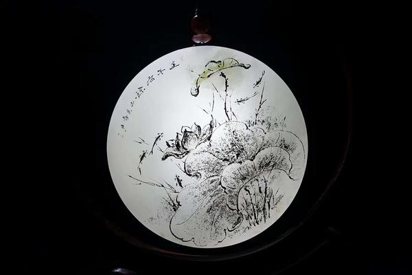 和田玉籽料中“大开门”是什么？大开门和一口气是一回事吗？ - 知乎