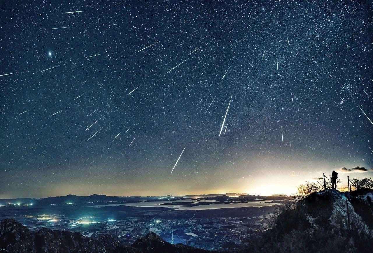 流星雨2021年4月流星雨图片