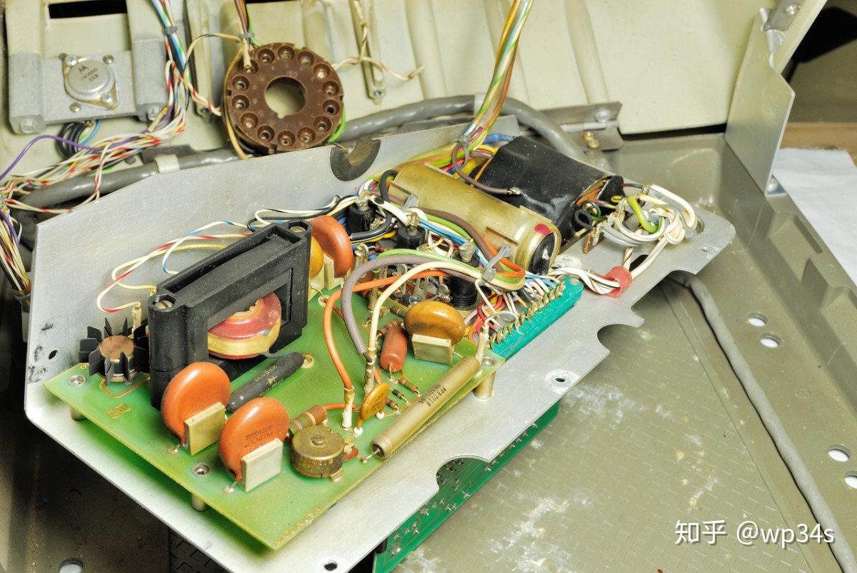 电与磁的极致艺术~1968年的HP9100A晶体管计算器(机)-2