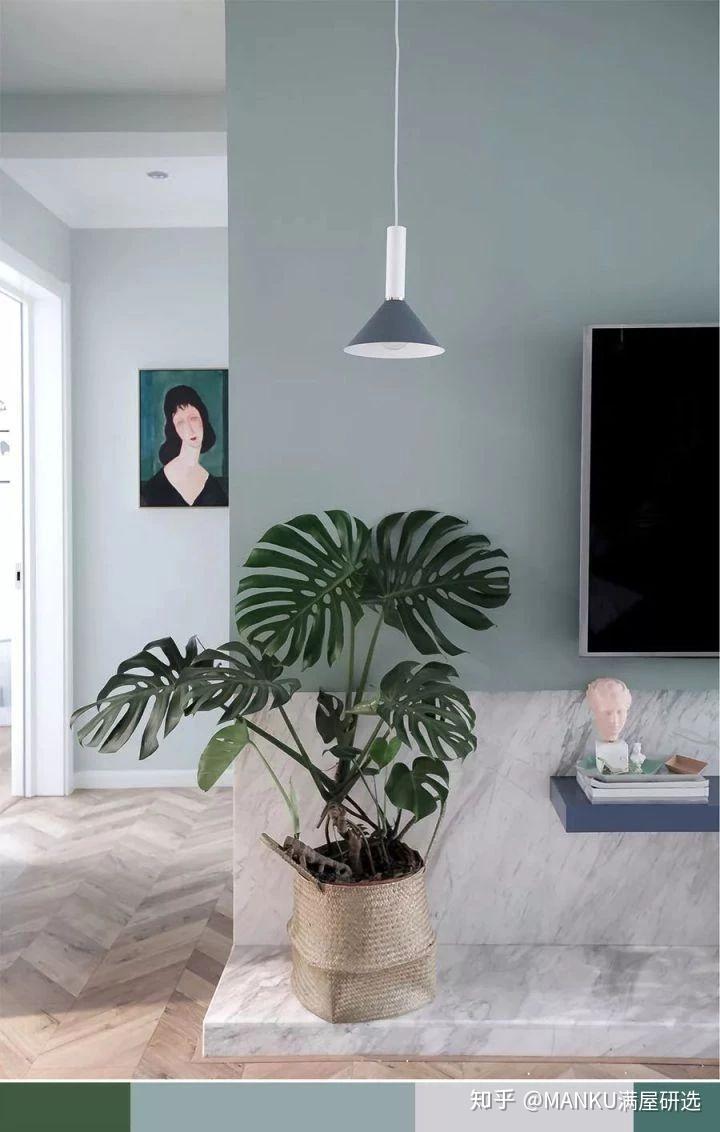 其实莫兰迪配色的原理很简单,降低纯度,加入灰调就ok,在这儿,小满再上