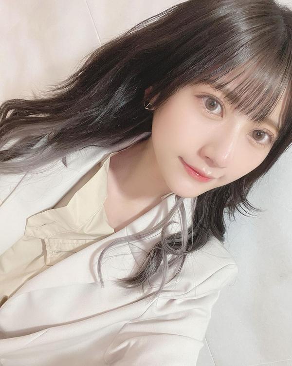 初恋系正妹山田麻莉奈宽松衬衫下半身 白皙嫩腿更是藏也藏不住 Facebook-第1张