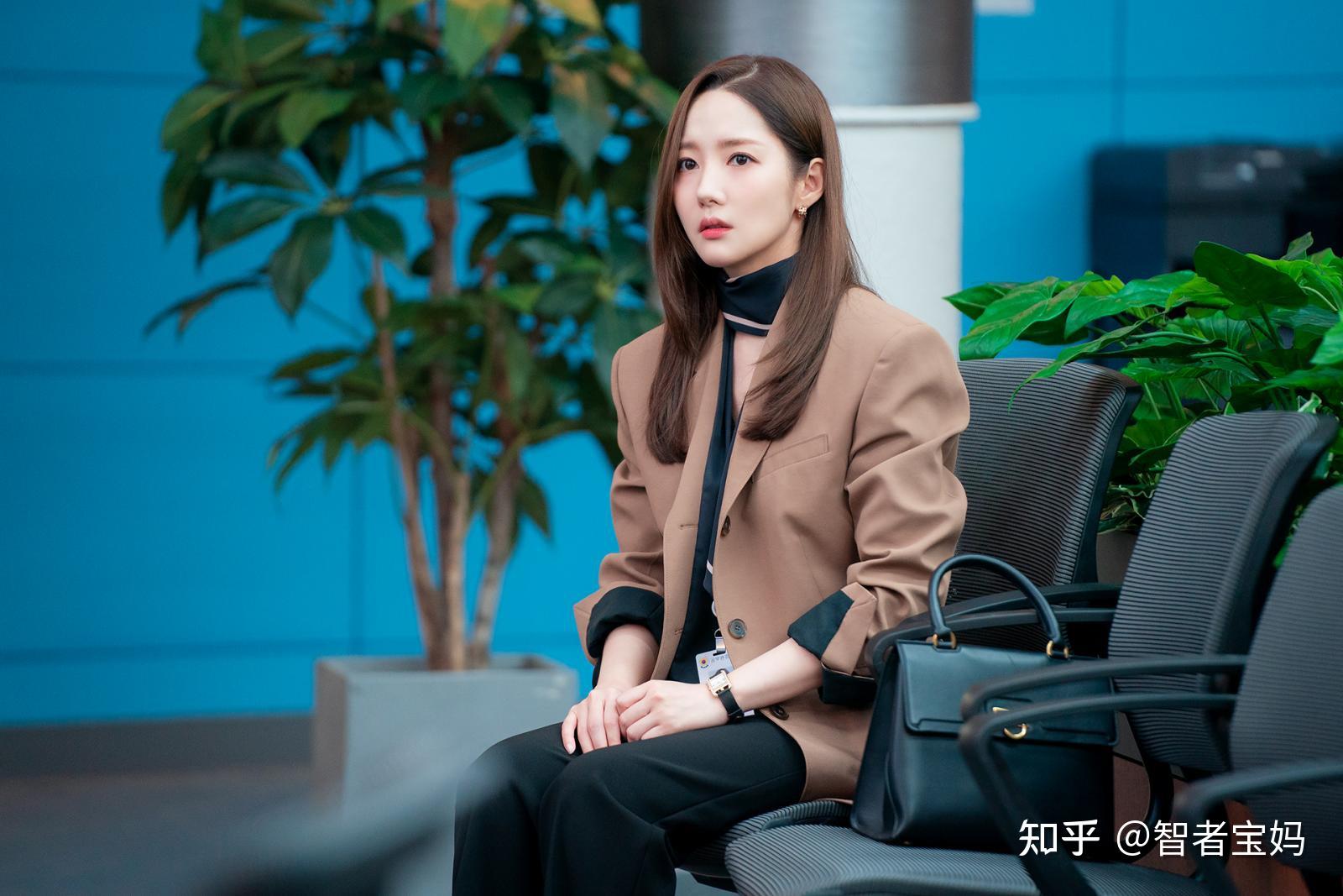 气象厅的人们朴敏英办公室气质ootd西装4招穿搭干练俐落选对版型超