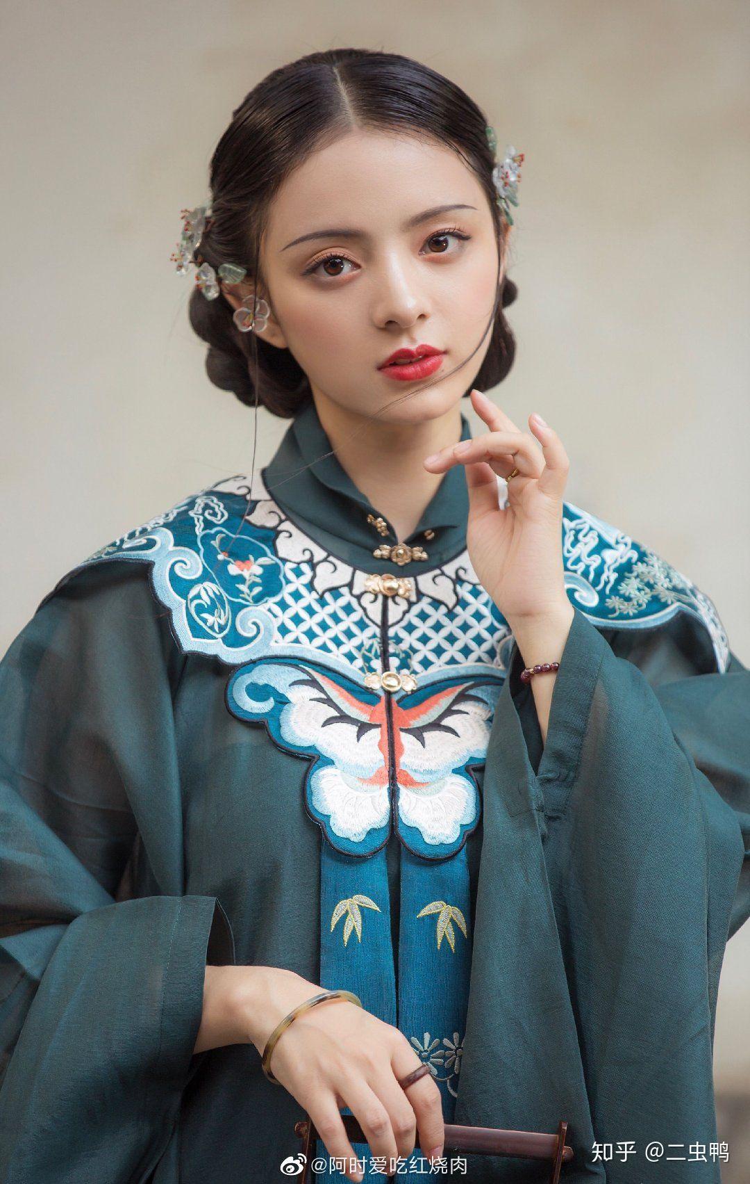 人间富贵花是什么样的长相