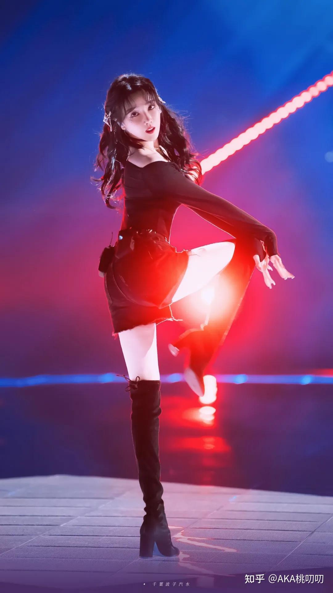 也期待新的《"英"语》教材or《古拉那黑暗之英与30个女人》.-end