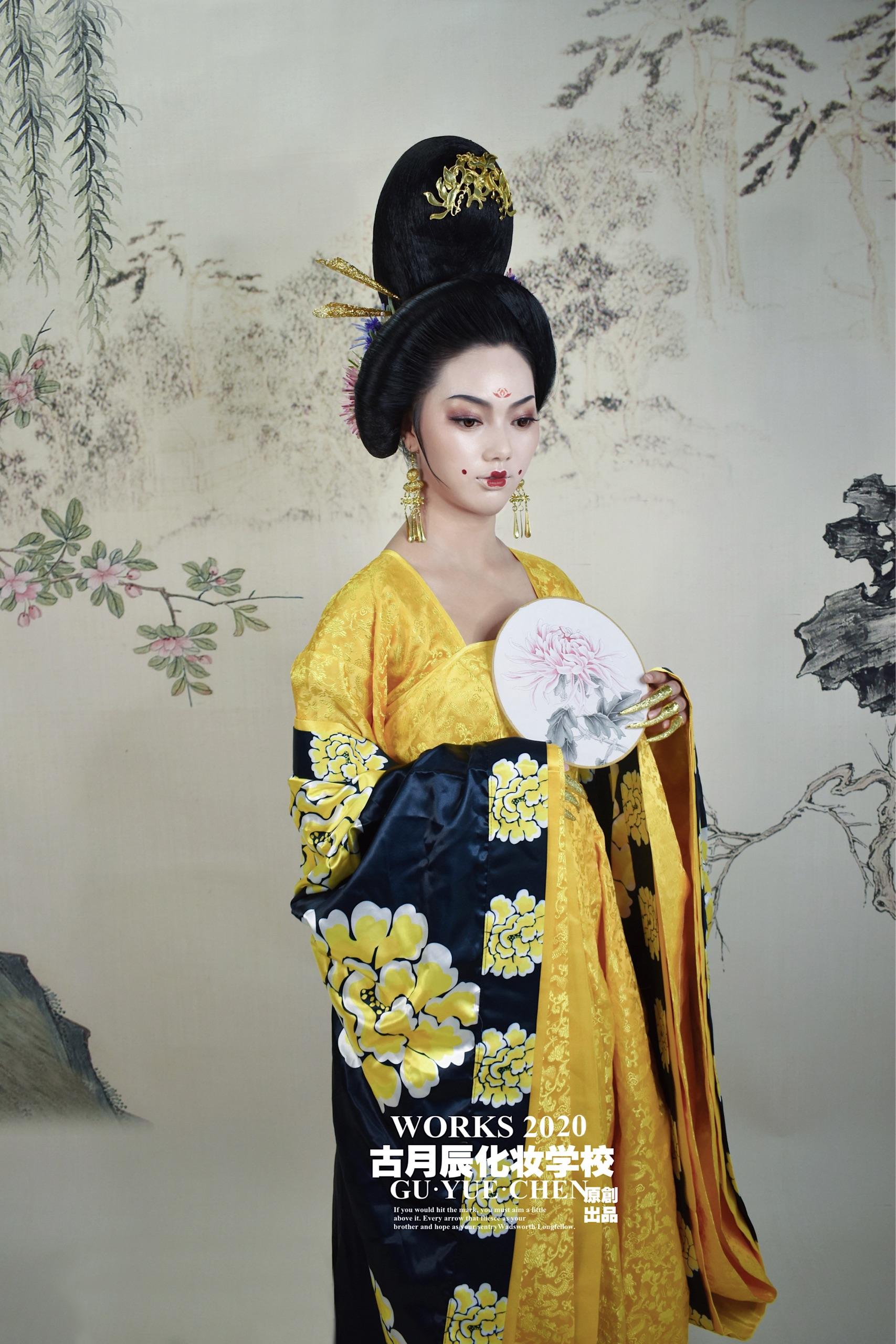 想去学古妆,当个古装化妆师,有什么途径呢?