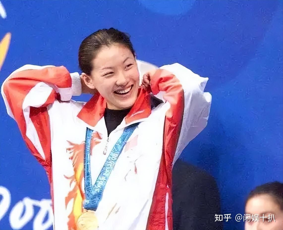 跳水女皇伏明霞辉煌背后有泪水嫁豪门20年人生现状如何