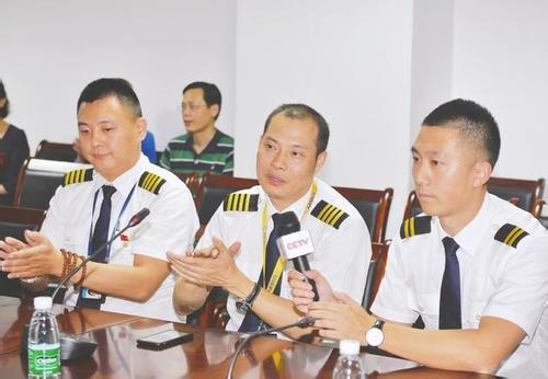 川航8633世界最强机组史诗级备降