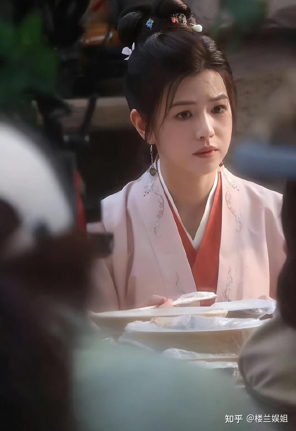 陈妍希给肖战演"妈",撕开内娱已婚女星的尴尬,她还能翻身吗? - 知乎