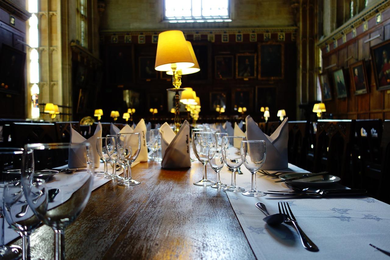 4. 餐桌餐具选择