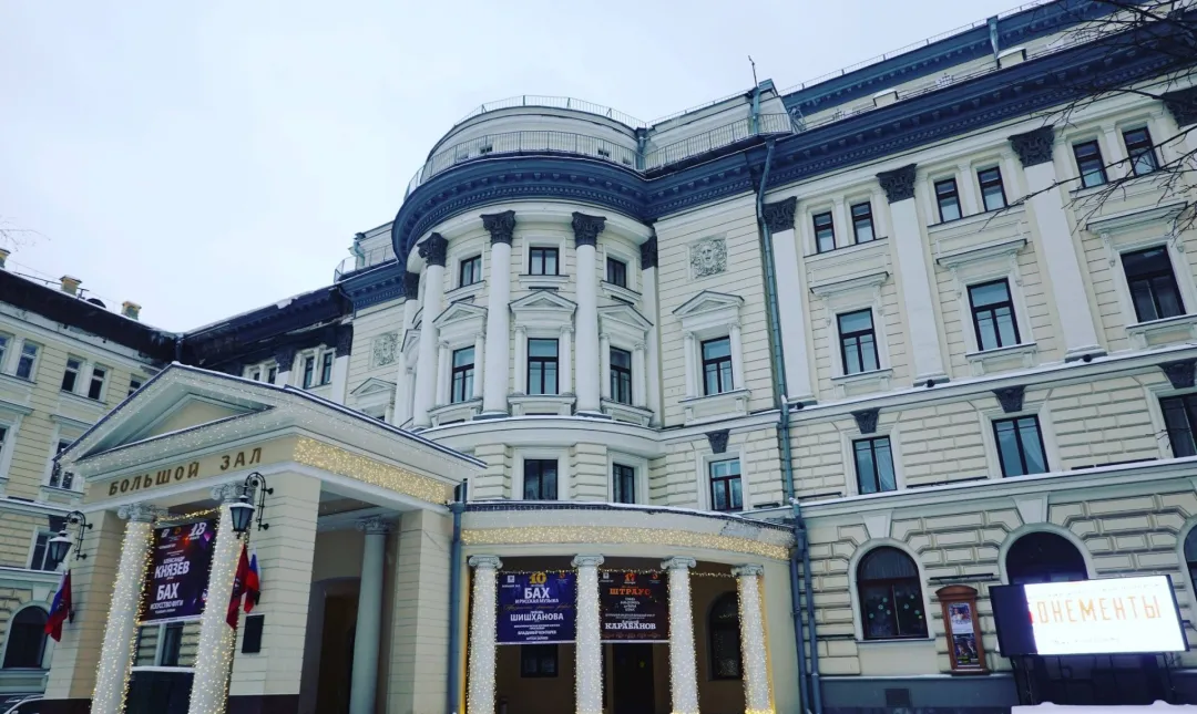 利沃夫国立美术学院图片