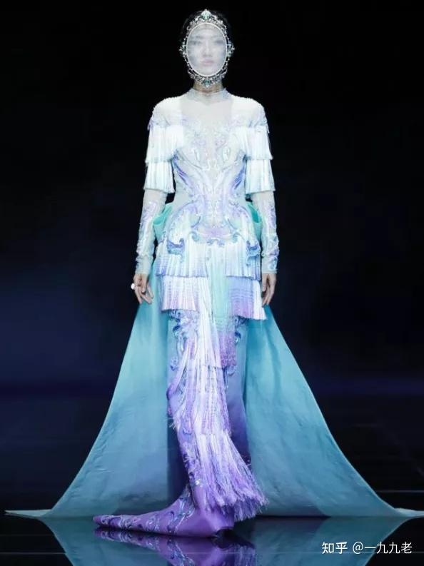 王浩歌,流行音乐男团r1se赵磊,国风歌手王敬轩现身t台,演绎盖娅传说