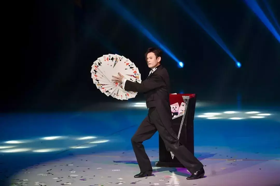 刘谦空降深圳欢乐谷国际魔术节邀你一起见证奇迹