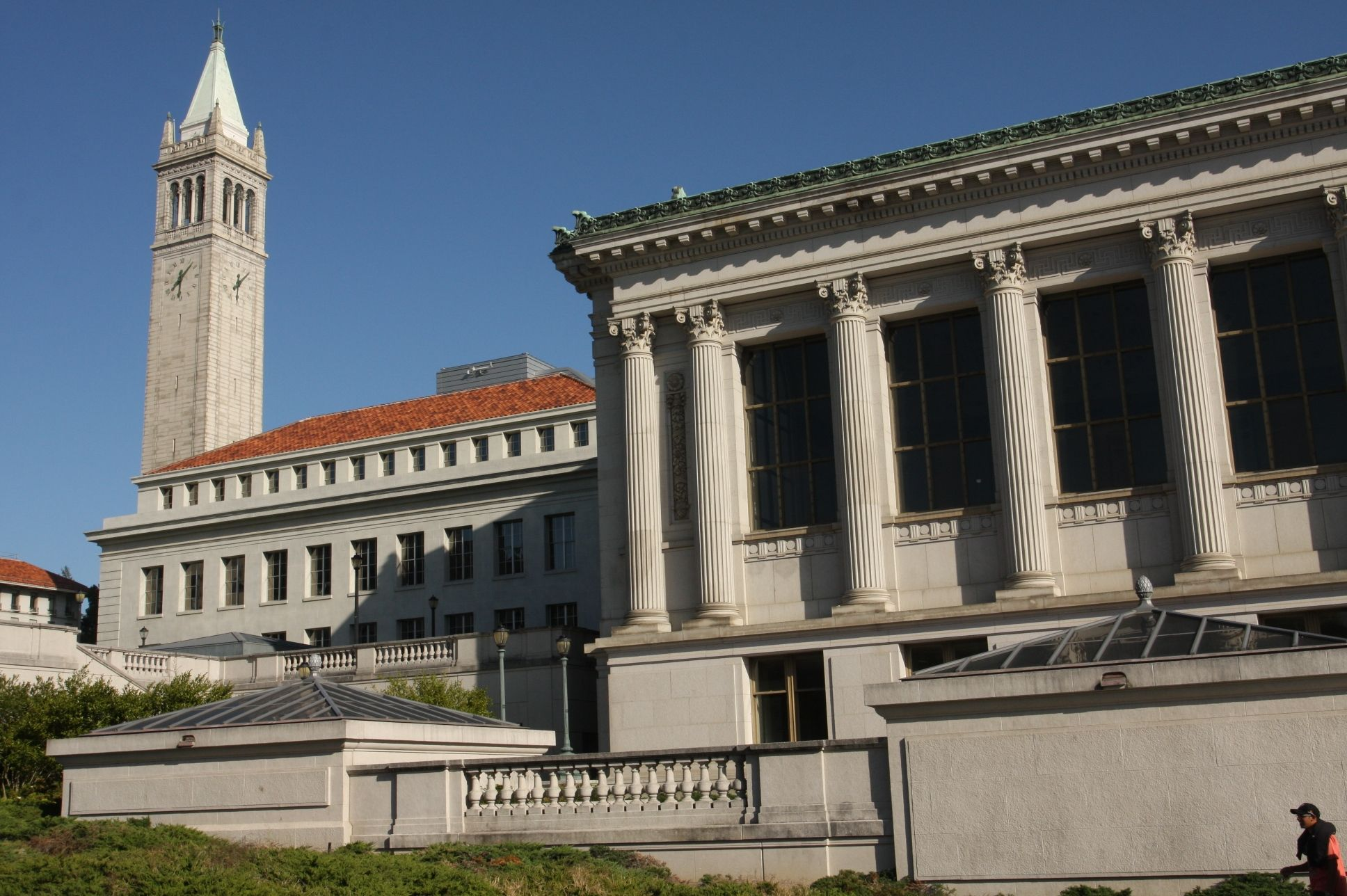 伯克利ucberkeleyeecsmeng硕士但要求毕业后回国一年值不值得读