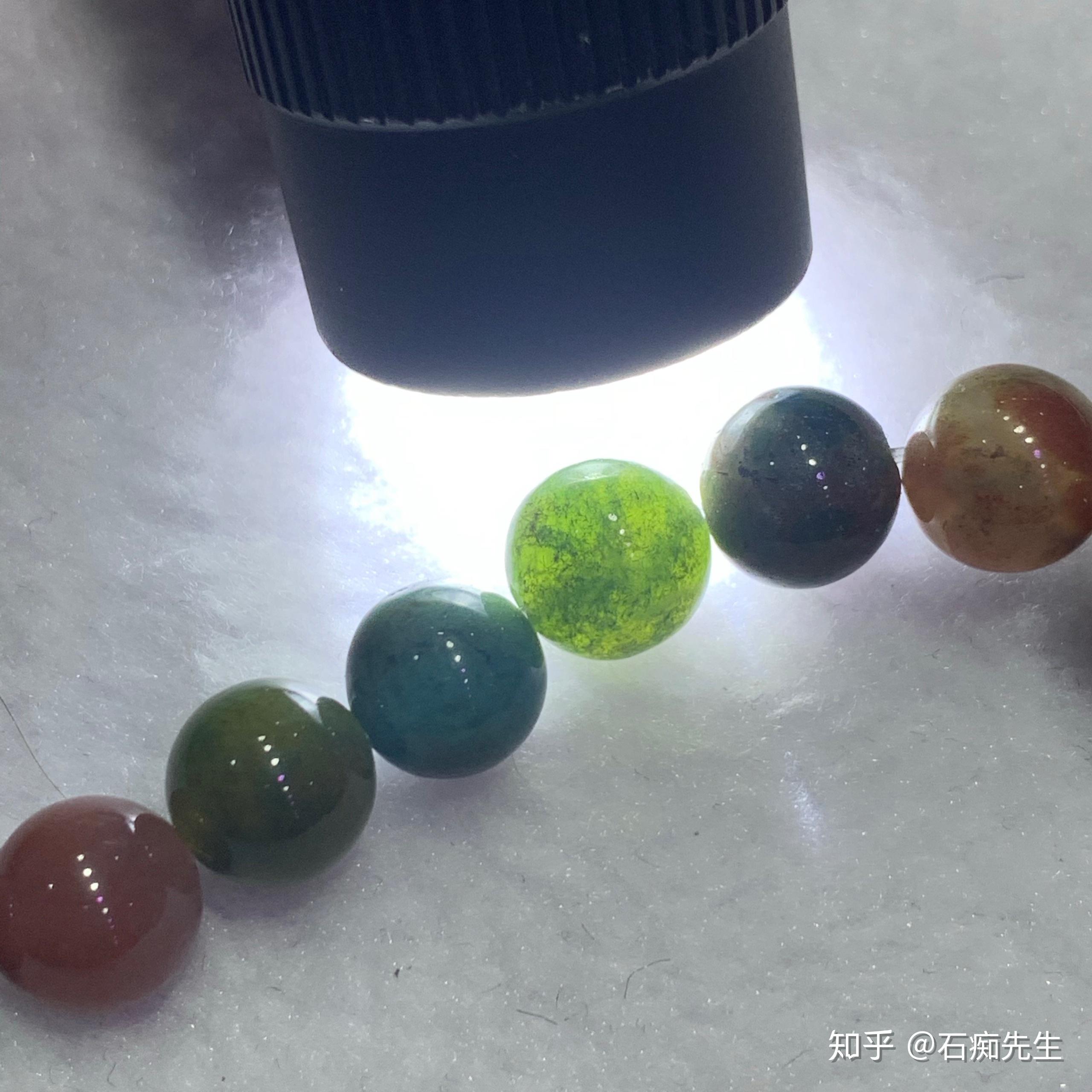 小科普一种天然水晶与马来玉的对比辨识