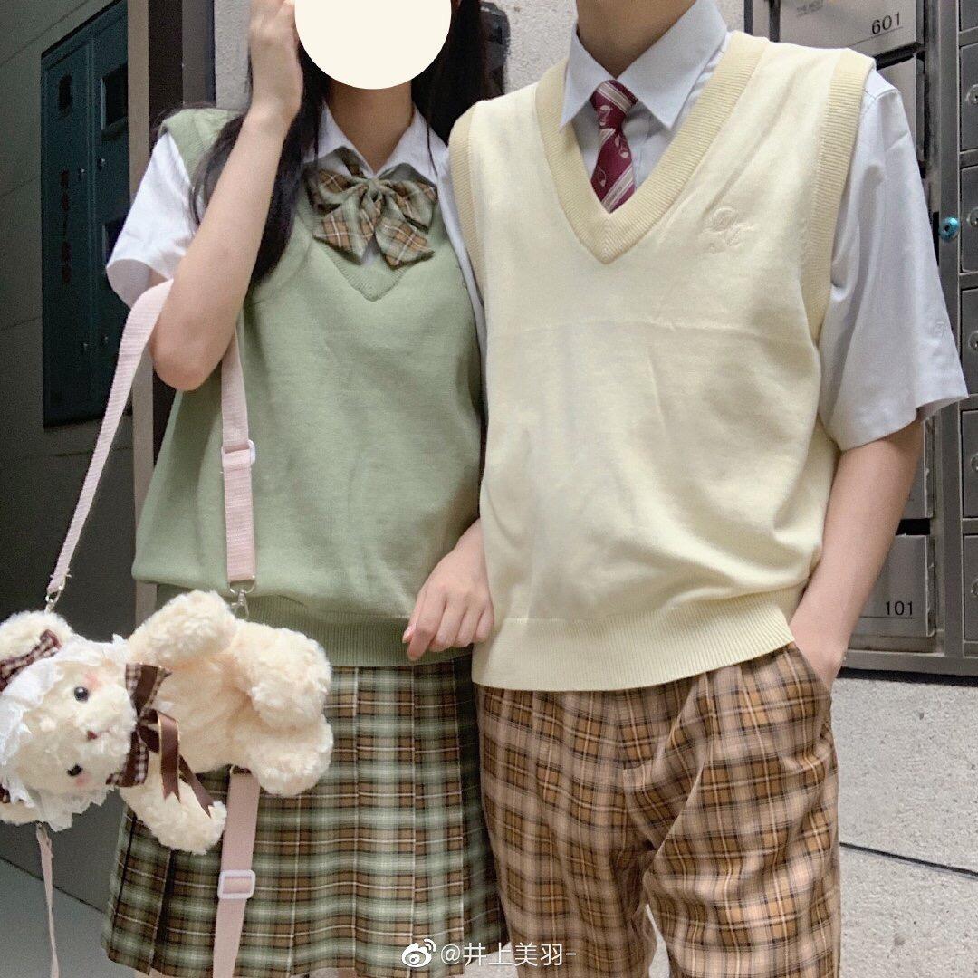 女生穿jk制服或者lolita男生穿什么出去比较好