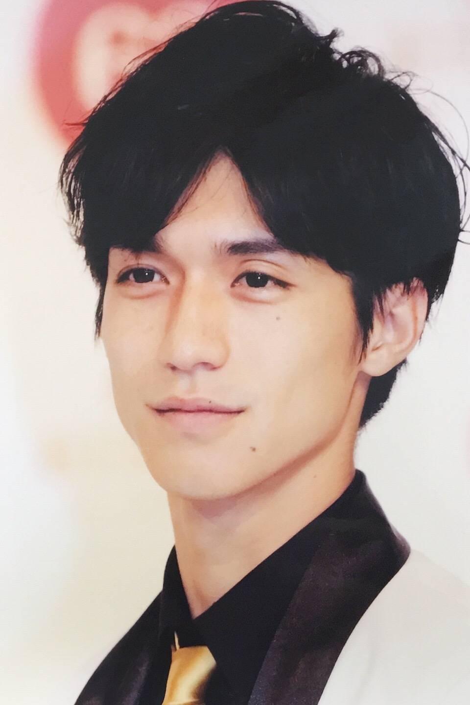 如何看待锦户亮的颜