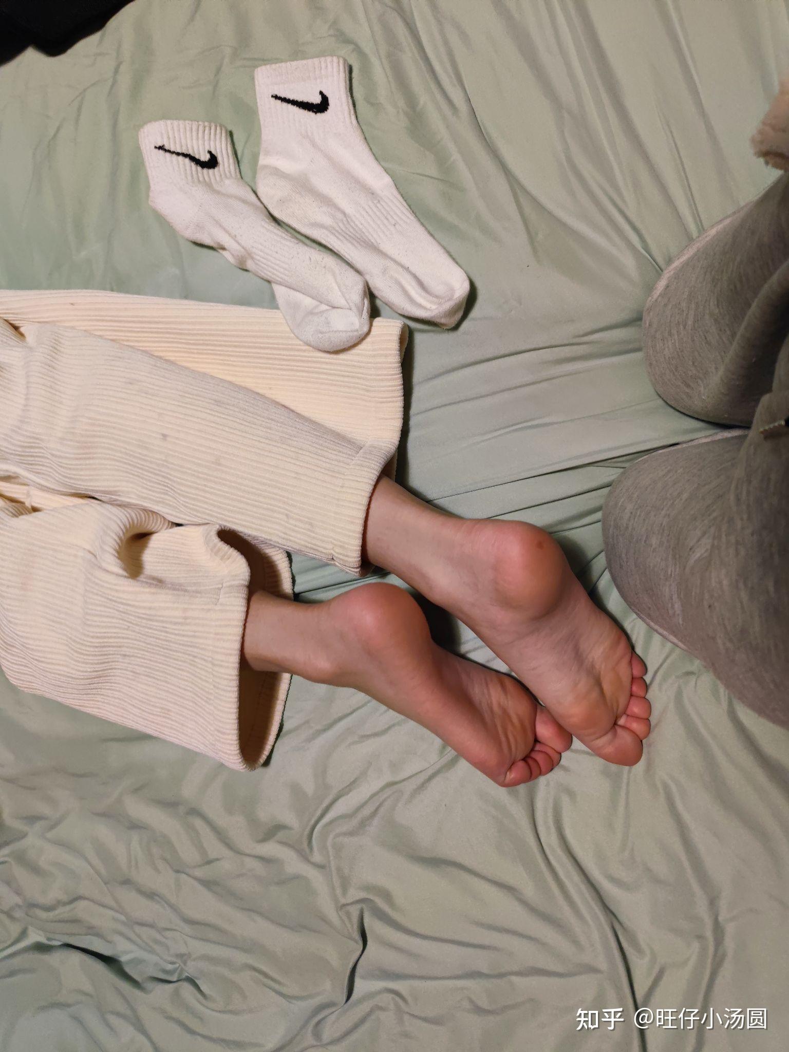 哪个女孩子的脚丫好看,有晒图的么? - 知乎
