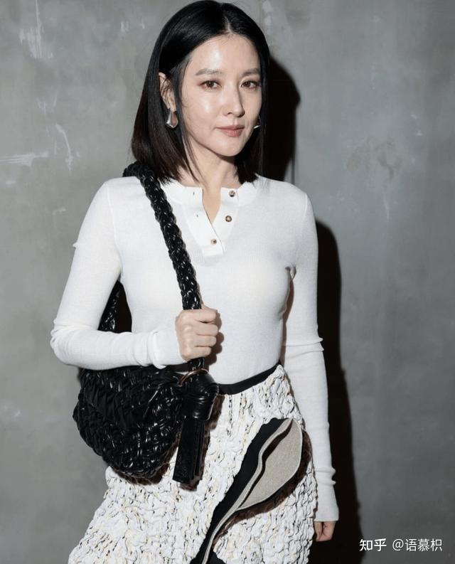 如何评价演员李英爱的颜值和气质