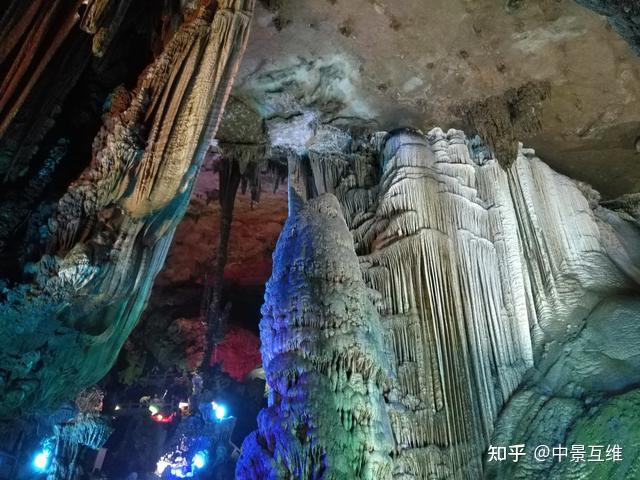 广西石灰岩溶洞美景