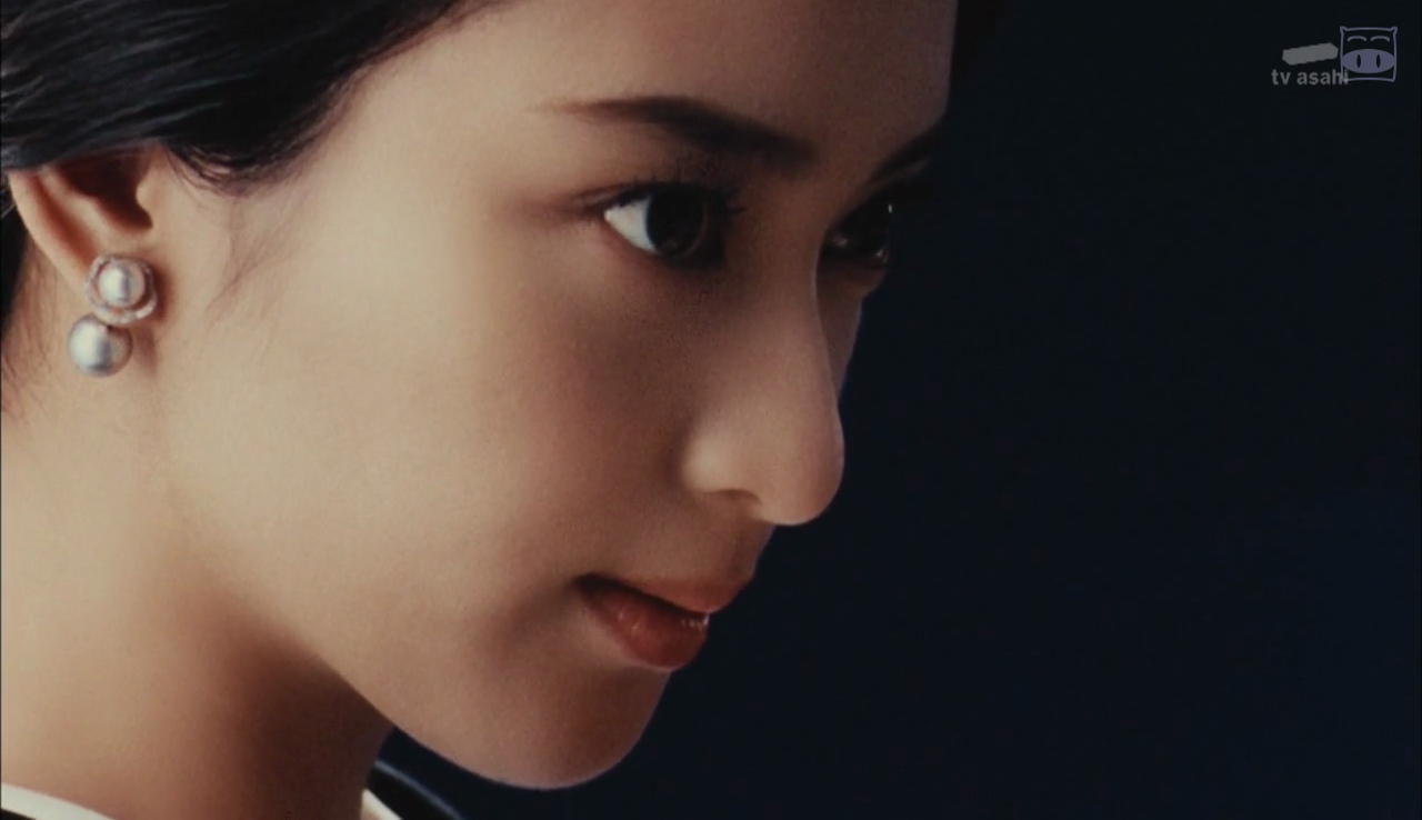 谁能扒一下武井咲版本的日剧黑色皮革手册里面的配饰啊耳环耳钉还有