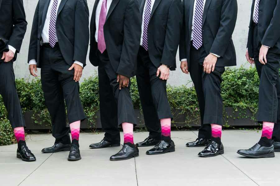 为什么皮鞋里穿白袜子会被取笑?有什么可疑之处?