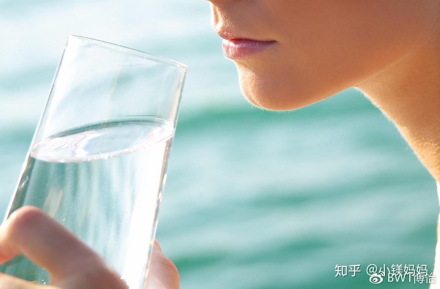 男运动员喝水-蓝牛仔影像-中国原创广告影像素材
