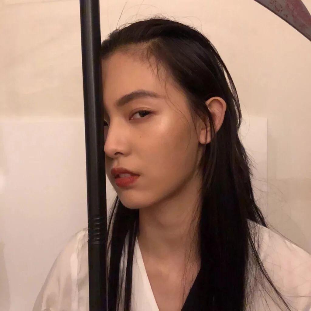 有没有有点性冷淡风格的头像