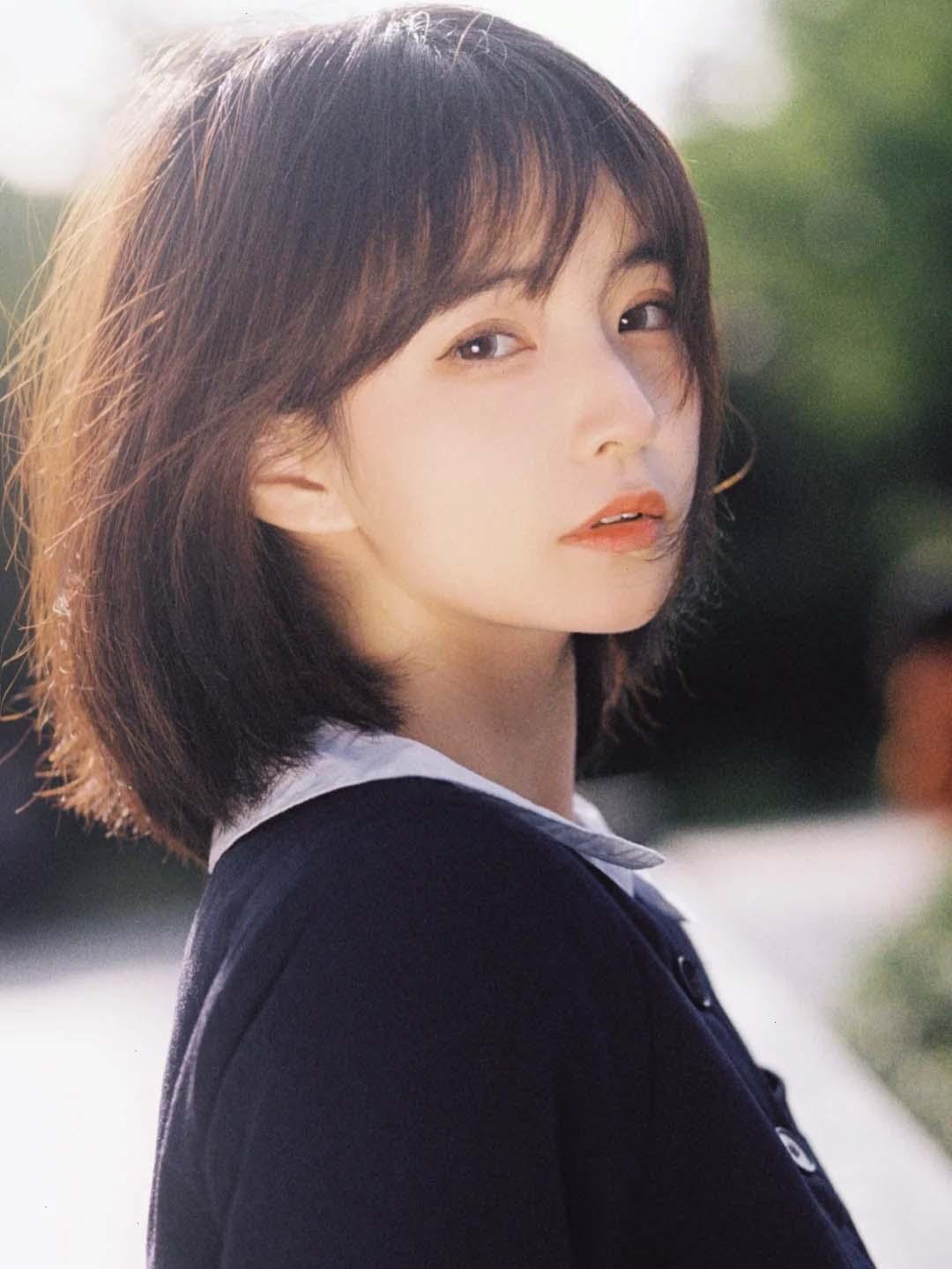 春天从“头”开始内卷，几款精致短发发型送给你，减龄又时尚！ - 知乎