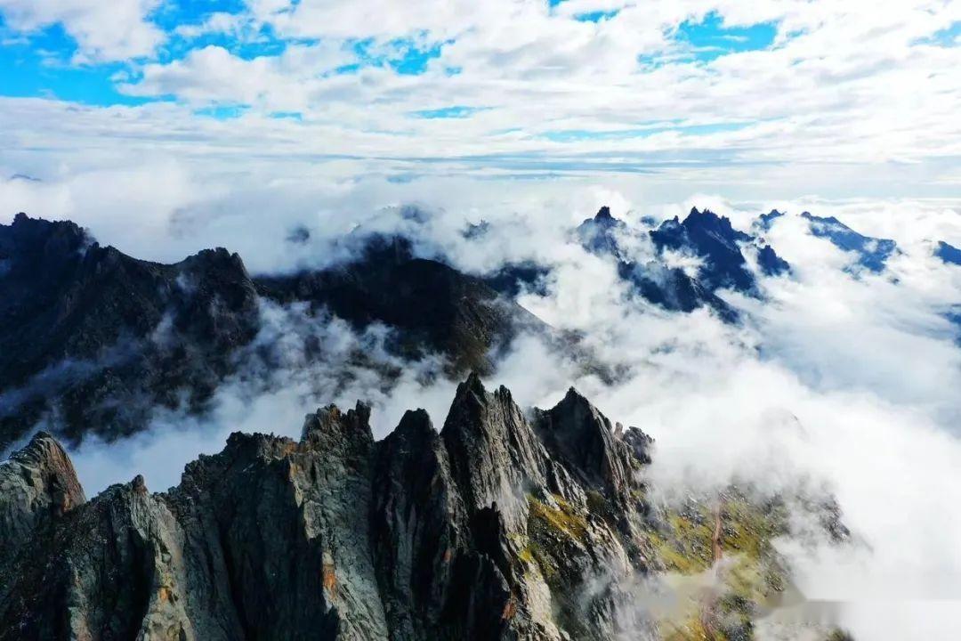 莲宝叶则景区海拔多少米高?莲宝叶则:探寻壮丽的神山世界! - 知乎