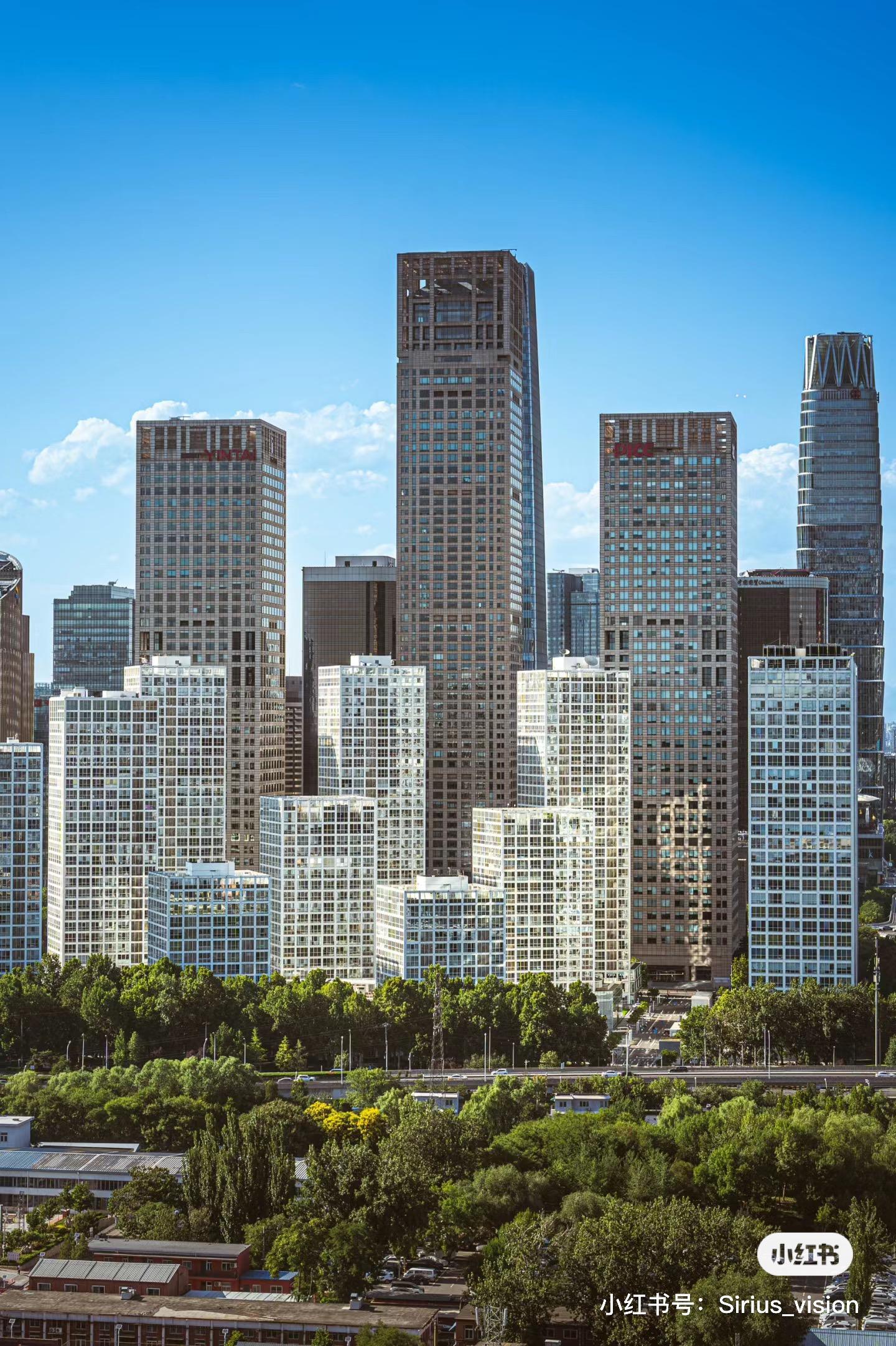 全球各个高楼群中,有哪些好看的多塔楼