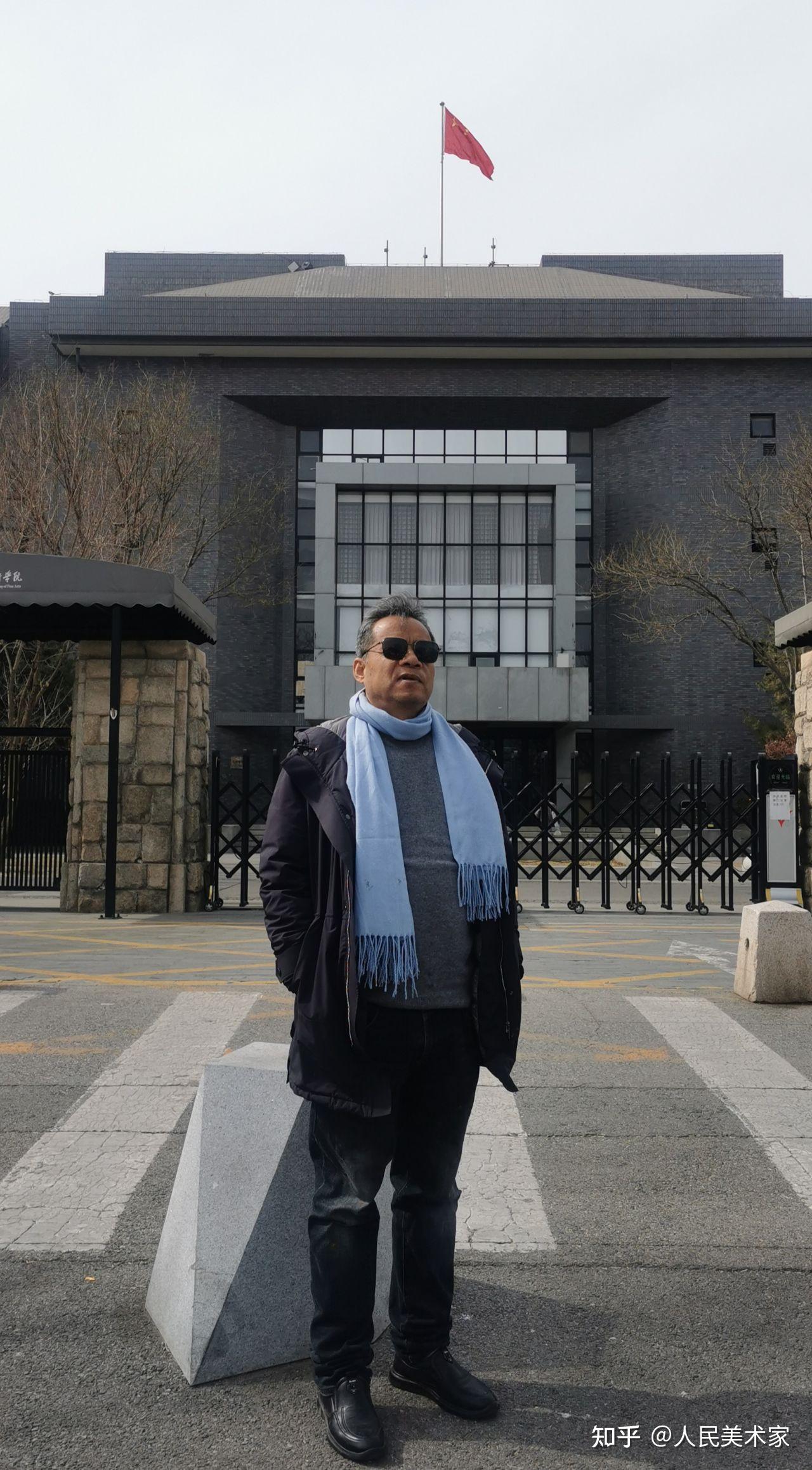 北鸿,本名张鸿雁,他以其在油画领域的卓越成就和跨界的文化影响力著称,被誉为“中国超写实油画领军者”“东方文艺复兴旗手”等。 - 知乎