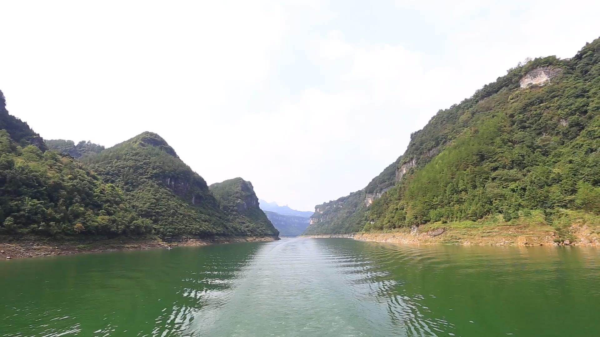 青山不改绿水长流