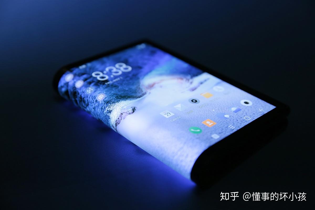 如何看待柔宇科技发布的可折叠屏手机柔派