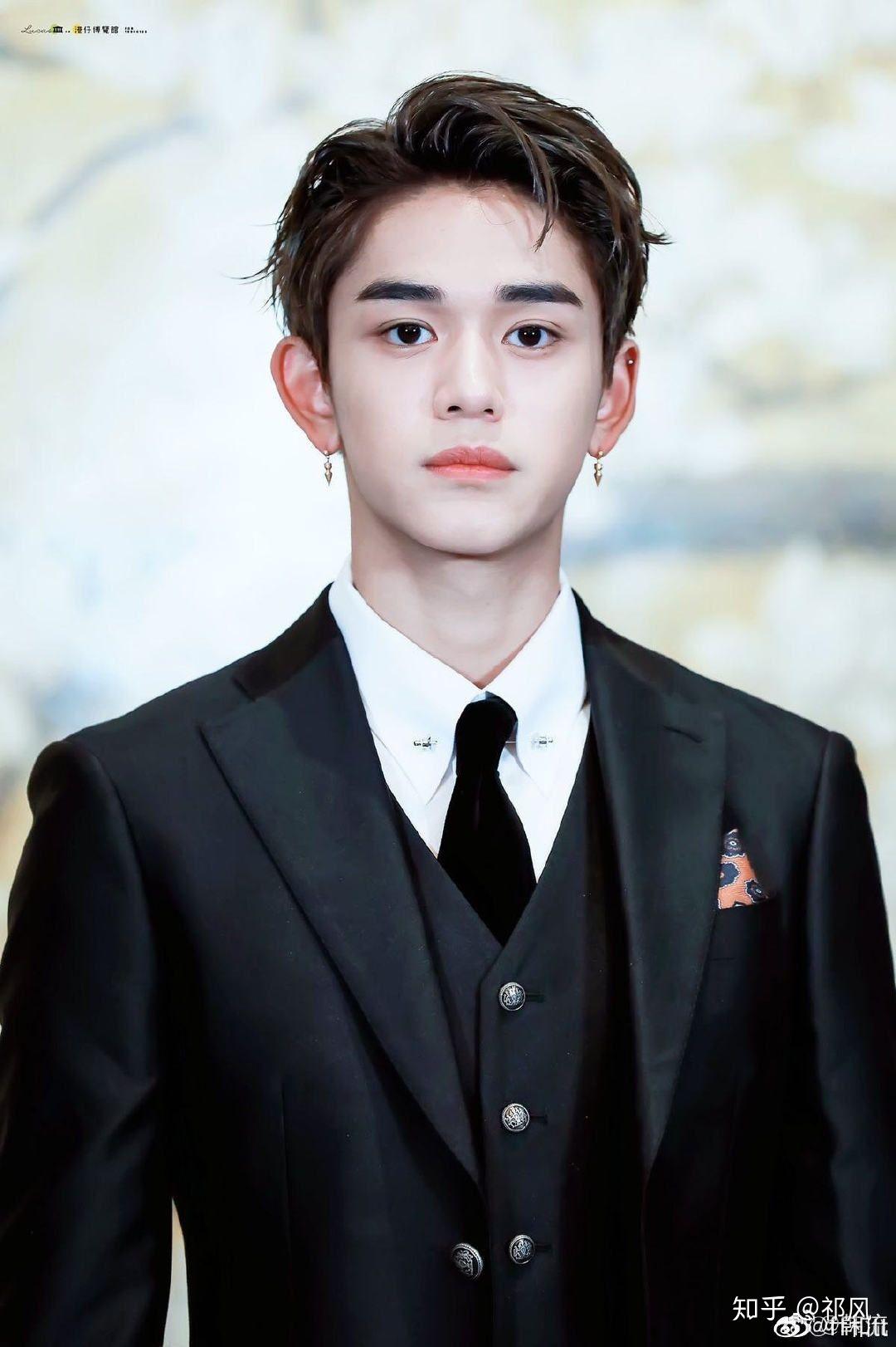 你喜欢lucas黄旭熙吗你是怎样喜欢上他的