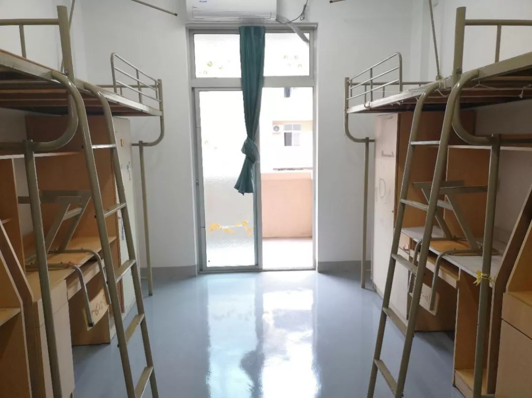台州学院分为两个校区——临海校区和椒江校区临海校区宿舍群分为女生