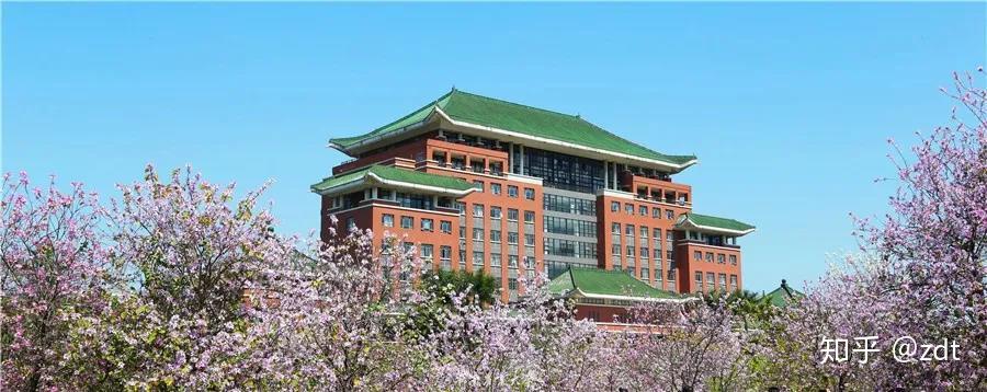 你知道哪些比较美的大学或者在某个比较美的城市的大学