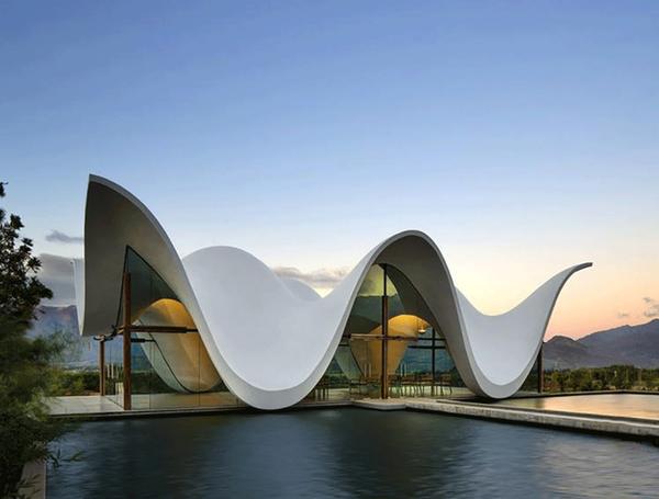 异形屋顶建模案例,不了解建模基础会无从下手,但是你们看到这个教程