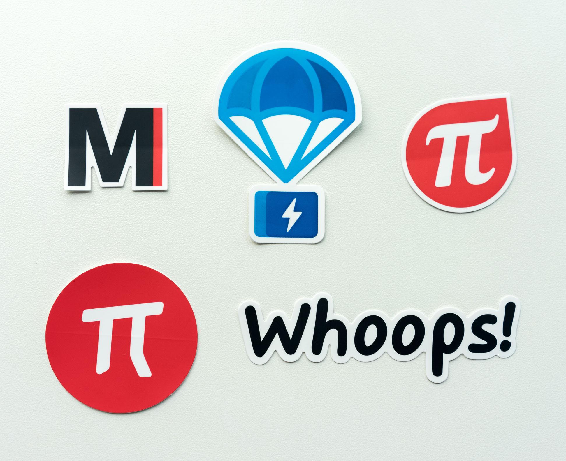 初版少数派 logo,matrix 社区 logo,还有网站改版前天天见面的 whoops