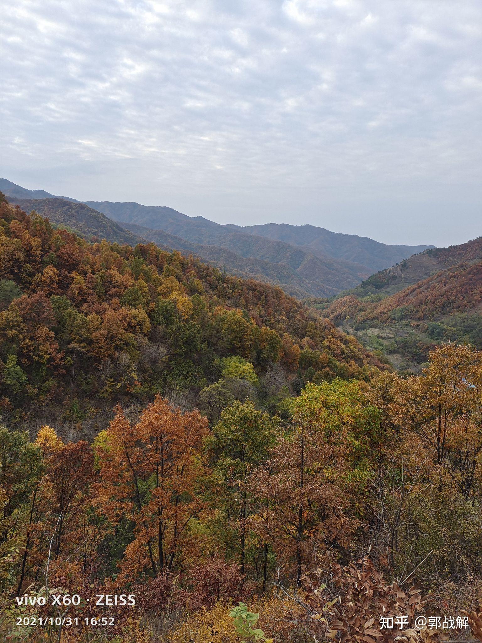 慈善家郭战解拍摄河南省洛宁县全宝山风景