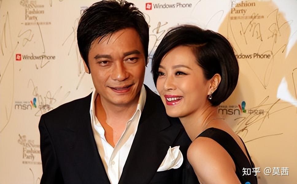 说来也巧,在2007年罗嘉良认识了苏岩之后,他就在2008年和自己当时的