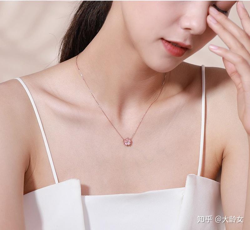 女友25岁,想送一条项链,预算1000-2000,求推荐! - 知乎